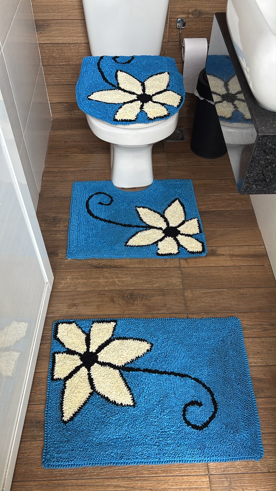 Jogo de banheiro Flor de Maio azul